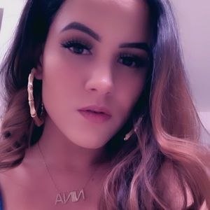 Meet your Posher, Hilda